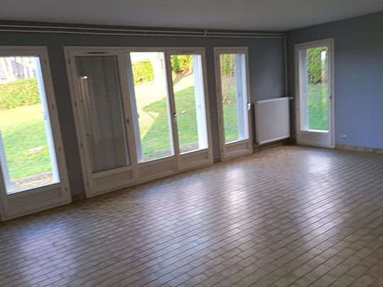 Location Maison 7 pièces 141m² EU 76260 - Photo 1