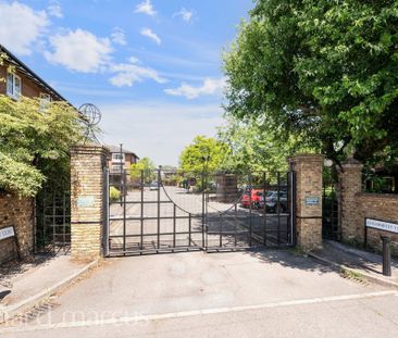 Kingsworthy Close, Kingston Upon Thames - Photo 3