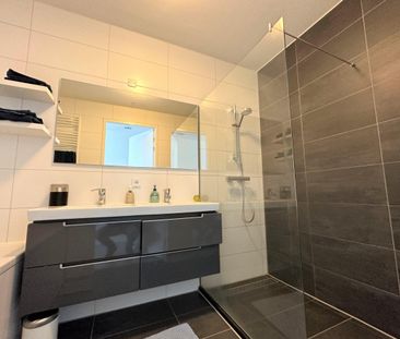 Te huur: Appartement Wilhelminakade in Rotterdam - Photo 2