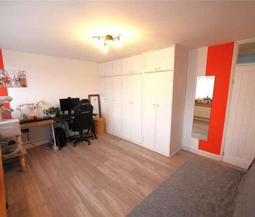 Tower Court, Tower Hill, Brentwood, Essex, CM14 - Photo 5