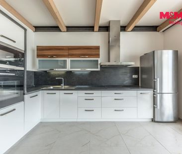 Pronájem bytu 3+kk 110 m², Pěnkaví 464, Praha Březiněves - Photo 2