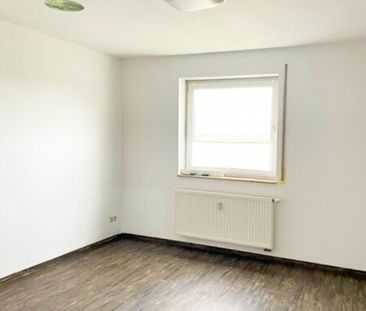 2-Raum-Wohnung mit Terrasse und Tiefgaragenstellplatz im schönen Er... - Photo 1