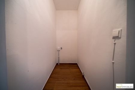 Zur Gänze sanierte 3 Zimmer-Wohnung mit großzügiger Loggia & Fernblick – Spitalgasse 1, Wiener Neustadt - Photo 3