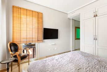 Spacious 4 bed penthouse, furnished and equipped in Marbella, near the Dunes of Artola and Cabopino