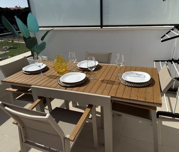 Middle Floor Apartment in Estepona - Photo 4