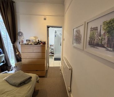 Room in a Shared House, Durnsford Road, SW19 - Photo 1