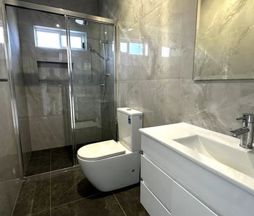 BEAUTIFUL 3 BEDROOM 2 BATHROOM GRANNY FLAT - Photo 3