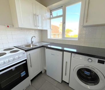 1 Bedroom - Photo 5