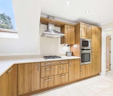 Upcross House, Upcross Gardens, Reading, Berkshire, RG1 - Photo 1