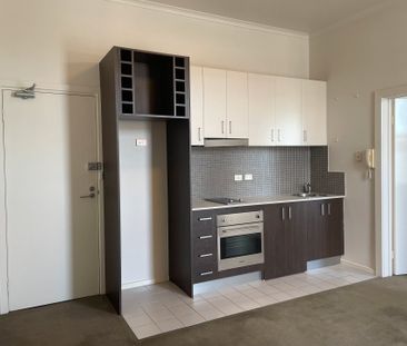 Charming One Bedroom in Heritage Gem - Photo 3