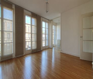 Location Appartement 3 pièces 65m² - Photo 3