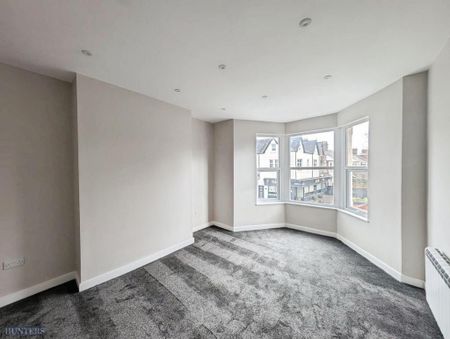 3 bedroom maisonette to rent - Photo 2