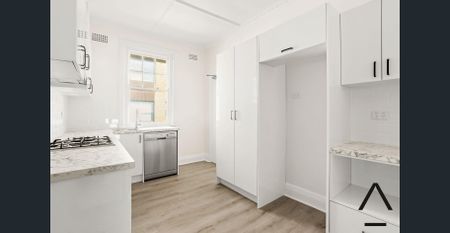 BEAUTIFUL ART DECO APARTMENT - Photo 3