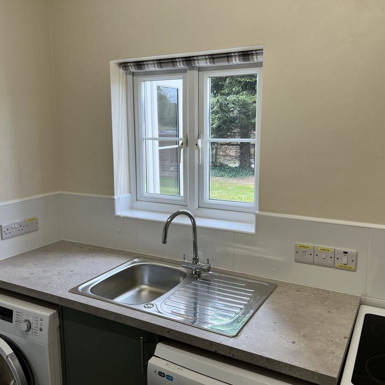 2 bedroom cottage to rent - Photo 1