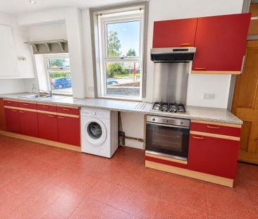 4 bedroom end of terrace house to rent - Photo 4