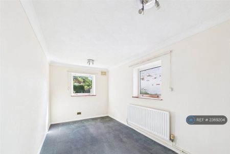 4 bedroom bungalow to rent - Photo 3