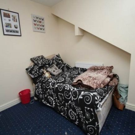 4 Bed - Welton Place , Hyde Park, Leeds - Photo 1