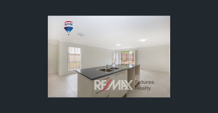 Shops and Bus nearby. CENTRAL LOCATION - Photo 4