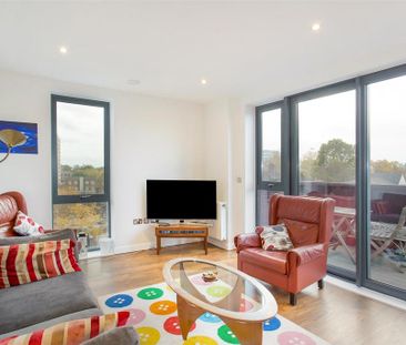 2 bedroom flat to rent - Photo 2