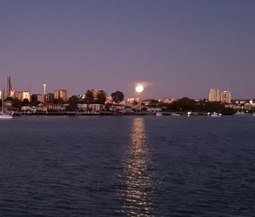 Hamilton - Photo 3