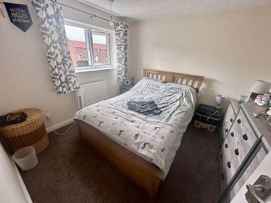 2 bedroom end of terrace house to rent - Photo 1