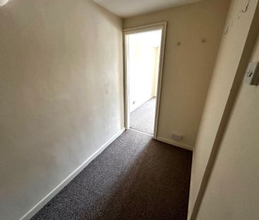 Waverley Grove, Birkenhead - Photo 1