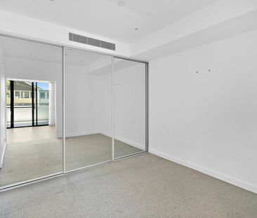 AVAILABLE NOW - Subiaco's Perfectly Positioned Apartment - Photo 2