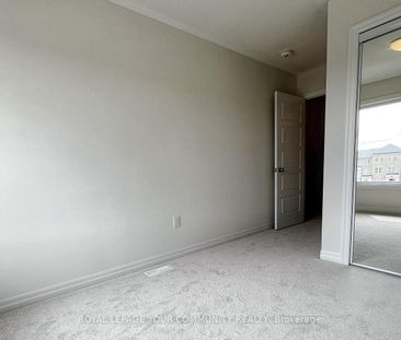 For Lease - 194 Vantage Loop Street, Newmarket, Ontario - Photo 6