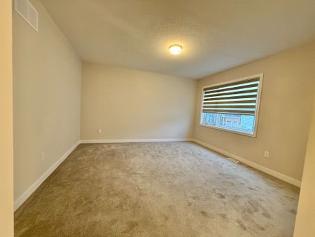 For Lease - 303 Canadensis Lane, Barrhaven, Ontario - Photo 2