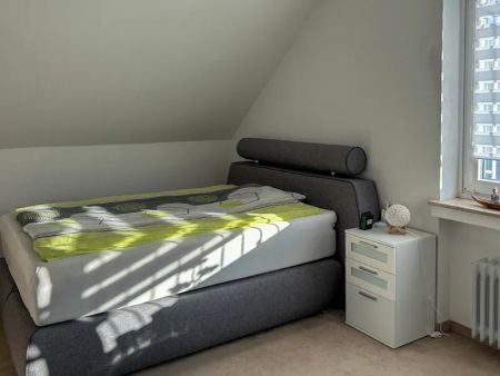 Komfortabel Wohnen im Zweifamilienhaus: Mietwohnung mit drei Zimmern und Sonnenbalkon - Photo 4