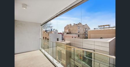 SUPERB LOCATION IN BOUTIQUE BUILDING - Photo 3