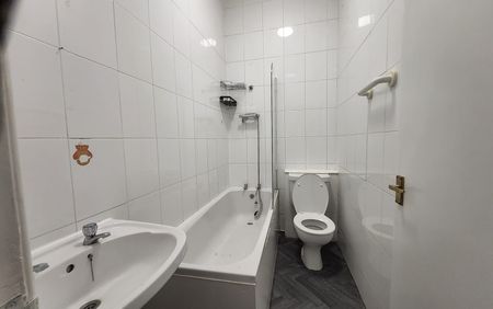 Studio Flat, Great Clowes Street, M7 - Photo 2