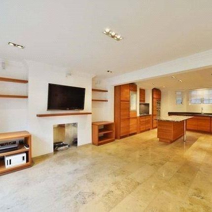 4 bedroom detached house to rent - Photo 1