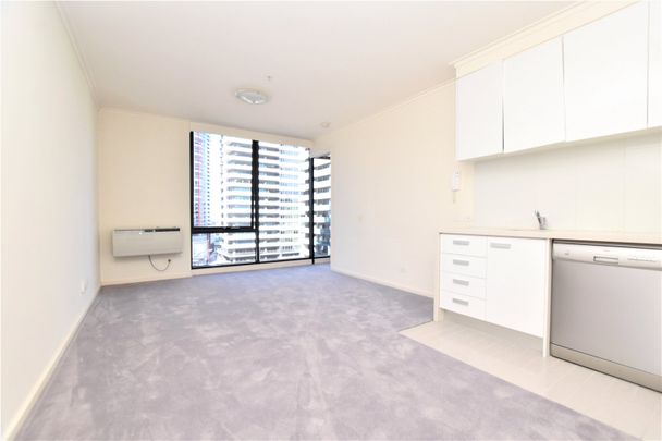 1107/63 Whiteman Street - Photo 1