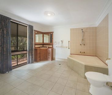 Spacious and comfortable family home. - Photo 6