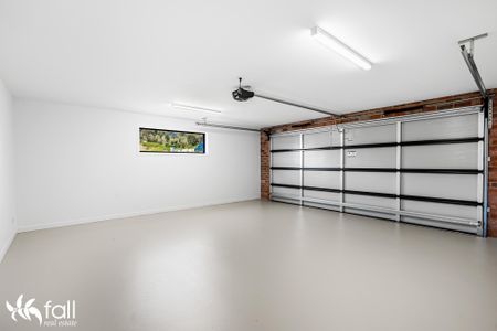 Luxury Family Living with Stunning Water Views - Photo 5