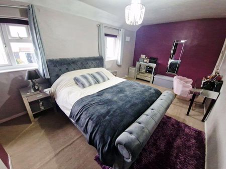 2 bedroom terraced house to rent - Photo 4