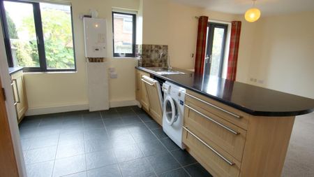 3 bedroom semi-detached house to rent - Photo 5