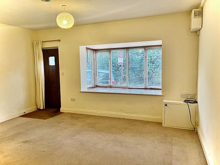 Maypole Road, Ashurst Wood, RH19 - Photo 3