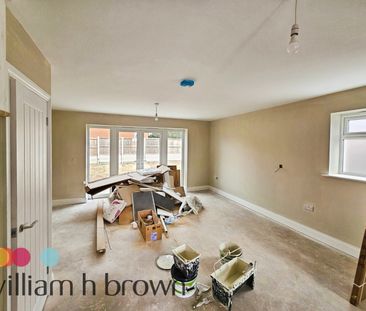 Chestnut Grove, Southminster - Photo 1