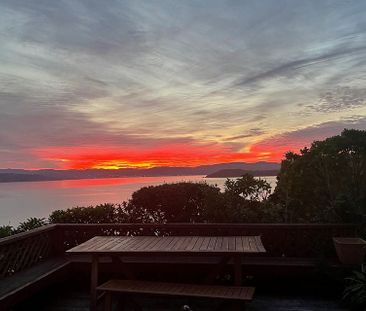 Lovely bays home with harbour views - Photo 1