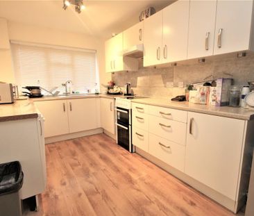 1 bedroom in a house share to rent - Photo 3