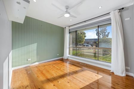 3 Theobald Street, Wendouree - Photo 2