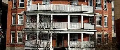 Bright, Trendy 2-Bedroom Suite in Heritage Building in Beltline | Calgary - Photo 1