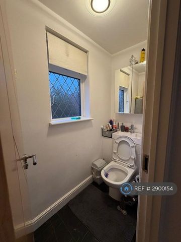 3 bedroom detached house to rent - Photo 3