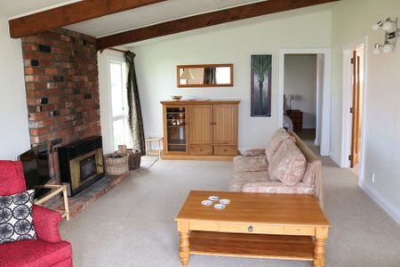 Charming Country Cottage - 2BR, 2BA - Photo 2