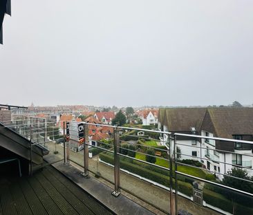 Ruim gemeubeld duplex-appartement nabij het centrum van Knokke-Heist. - Photo 3