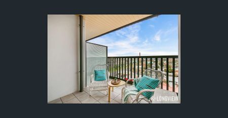 Stylish One-Bedroom Living in the Heart of Collingwood - Photo 4