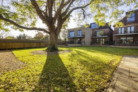 Gunnersbury Avenue, W5, London - Photo 2