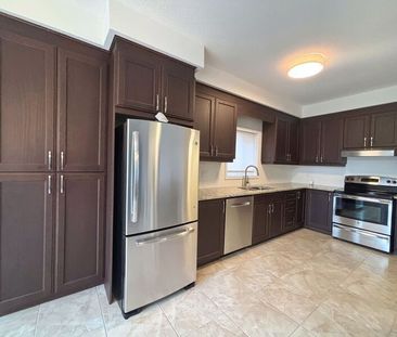 $2,949 / 3 br / 2.5 ba / 23 Irongate dr - Photo 4